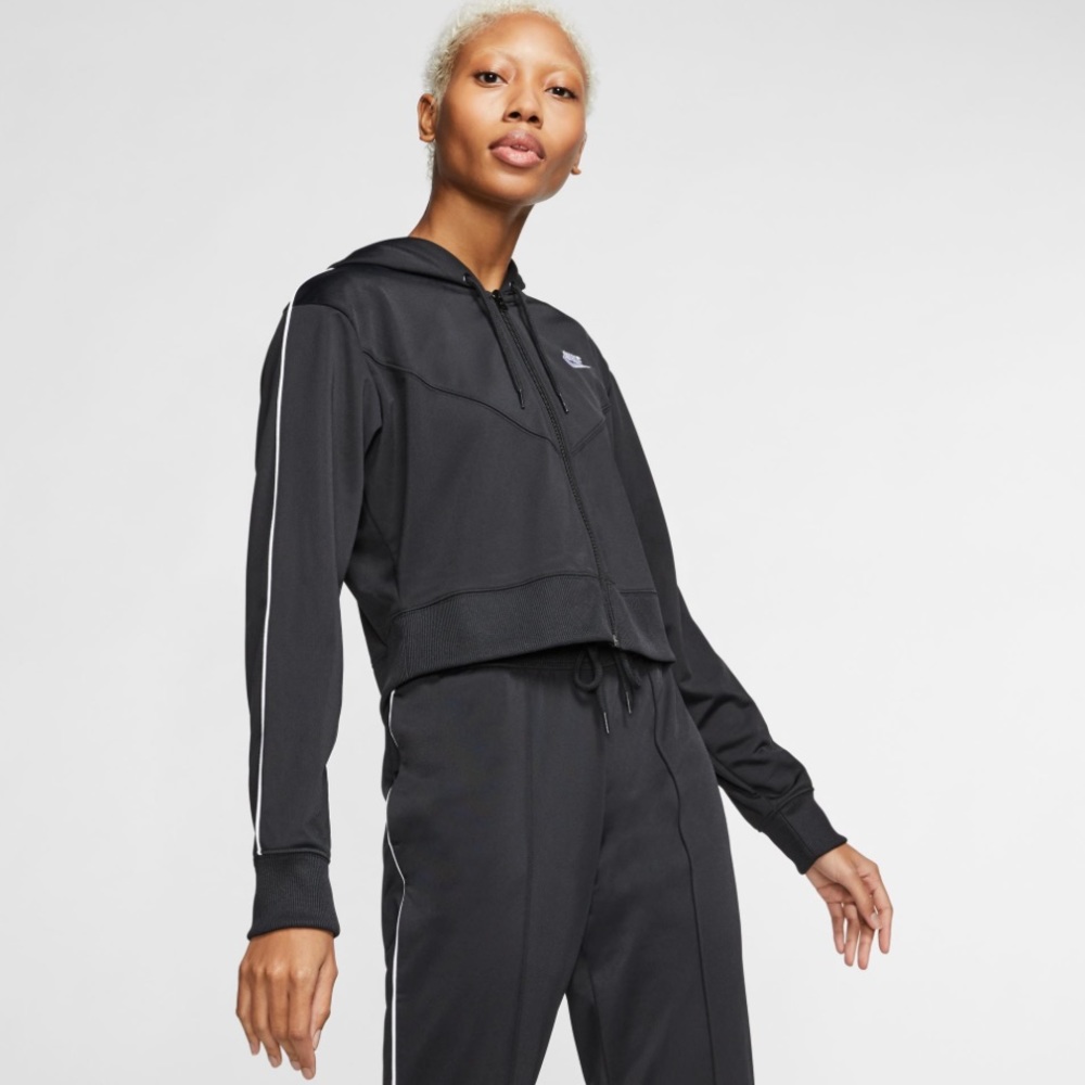 Nike Active Cropped Black Zip Up Jacket